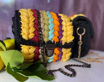 Bolso colorido a crochet