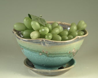 Berry Bowl in turquoise - handmade stoneware pottery