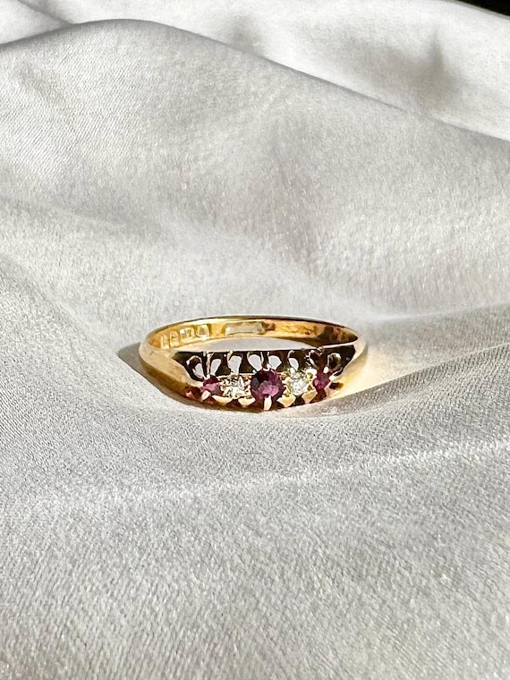 18CT antique ruby and diamond ring - image 5
