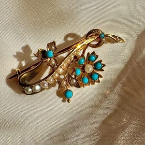 Broche antiguo de turquesa y perla de 15 quilates con 'no me olvides'