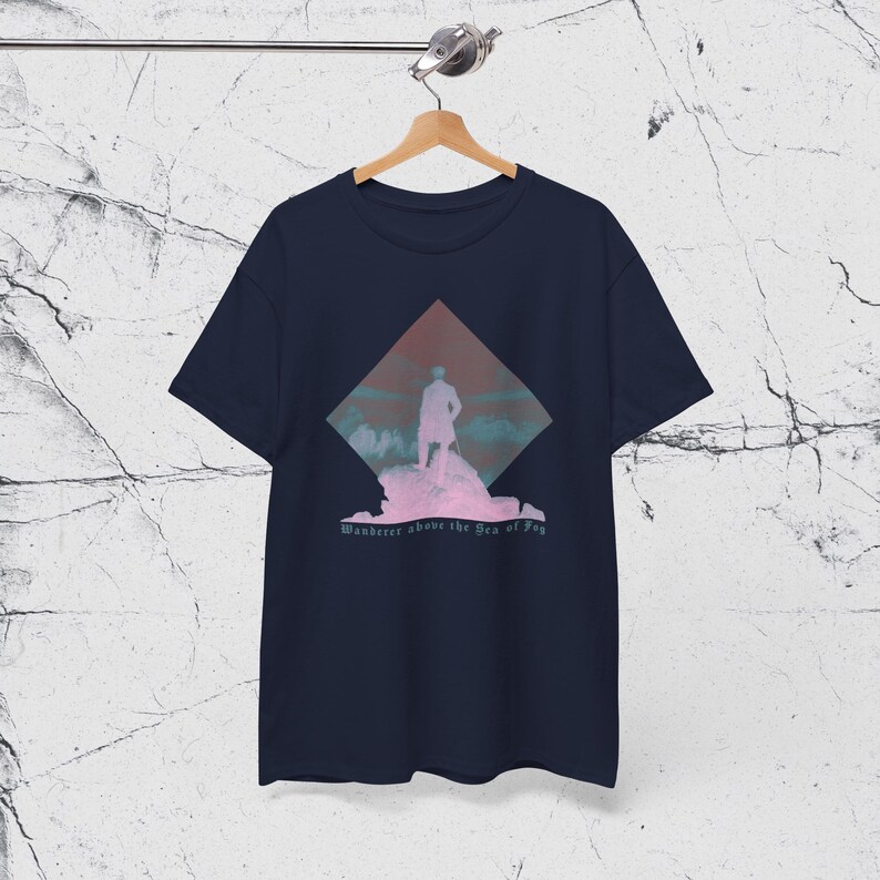 -shirt Wanderer au-dessus de la mer de brouillard | T-shirt peinture romantique, chemise d'art Caspar David Friedrich Navy