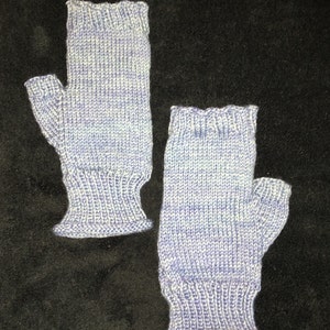 Handknitted Fingerless Gloves Wristwarmers Handwarmers Blue Size M/L womens image 6