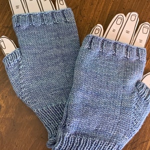 Handknitted Fingerless Gloves Wristwarmers Handwarmers Blue Size M/L womens image 3