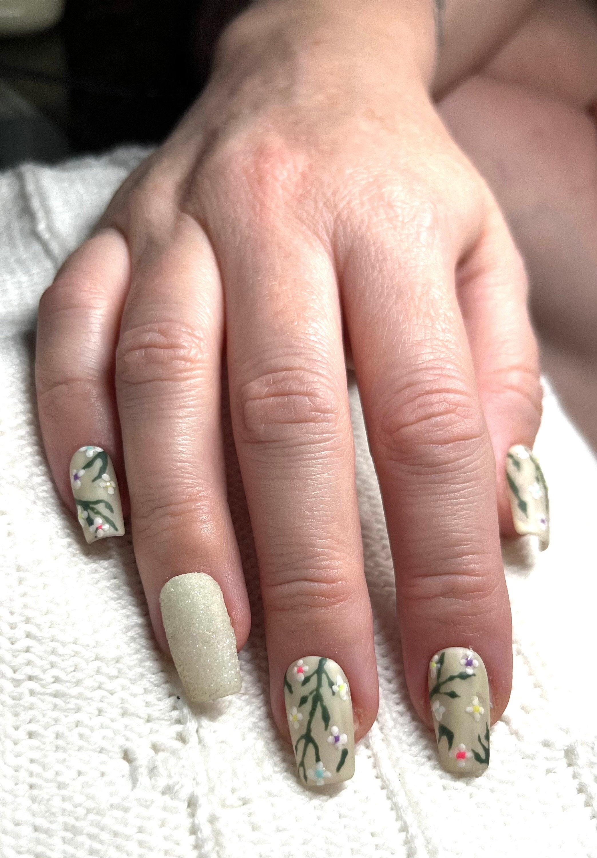 Fresh Spring Botanical Vine Nails