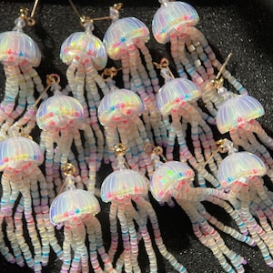 Jellyfish beaded Earrings ,Ocean Earrings,Sea Creature Earrings,Beach Earrings,Sea Animal Earrings,Ocean Lover Jewelry