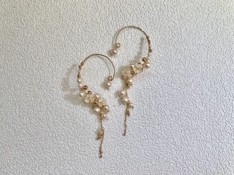 Bridal Ear Wrap,Pearl Ear Cuff, MOP tiny flower statement Earring, Cuff earring, Bridesmaid Gift, No Piercing Earring, Gift for Her