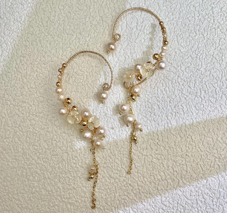 Bridal Ear Wrap,Pearl Ear Cuff, MOP tiny flower statement Earring, Cuff earring, Bridesmaid Gift, No Piercing Earring, Gift for Her