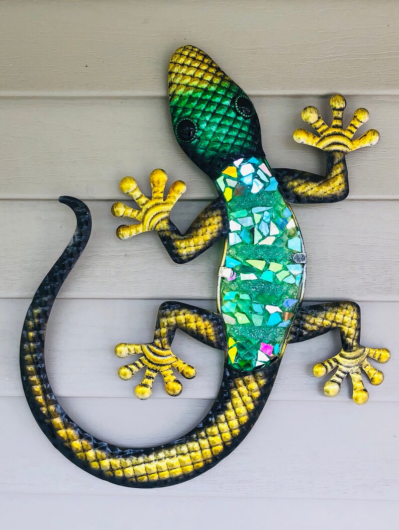 Lizard .. Blingthingzbylori .. Yard Art .. Wall Hanging .. Etsy