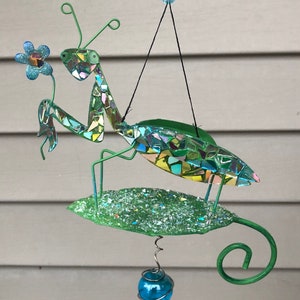 Praying mantis.. bugs .. blingthingzbylori.. SunCatcher.. whirligigs wind spinner.. garden art .. yard art