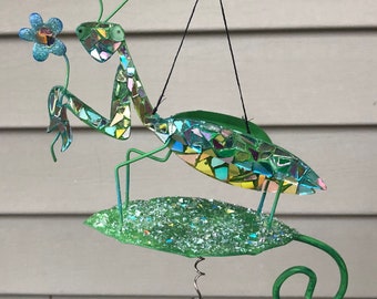 Praying mantis.. bugs .. blingthingzbylori.. SunCatcher.. whirligigs wind spinner.. garden art .. yard art