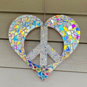 Peace sign .. peace and heart .. peace and love .. Woodstock vibes .. blingthingzbylori.. suncatcher.. yard art