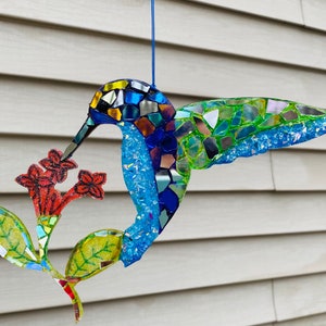 Hummingbird.. Blingthingzbylori.. suncatcher.. Hummingbird Sun catcher.. whirligigs wind spinner.. indoor or outdoor decor.. gift