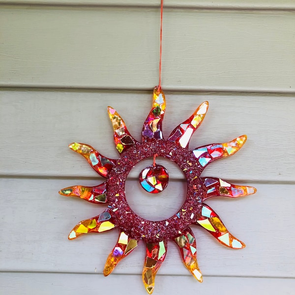 Rainbow sun suncatcher.. Stained glass sun SunCatcher.. red sun SunCatcher.. SunCatcher.. blingthingzbylori.. tiki bar decoration.. red sun