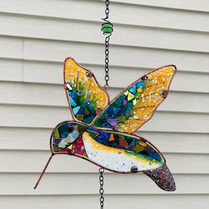 Hummingbird.. blingthingzbylori..hummingbird wind chime.. garden decoration.. decor hummingbird sun catcher