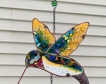 Hummingbird.. blingthingzbylori..hummingbird wind chime.. garden decoration.. decor hummingbird sun catcher