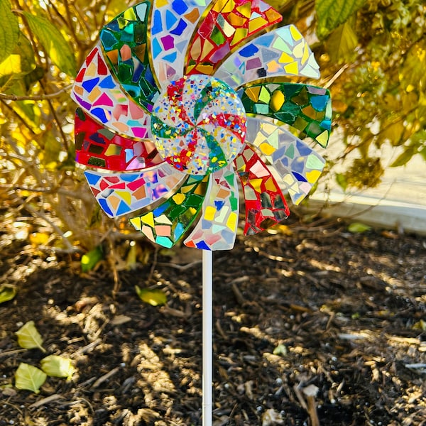 Pinwheel.. Blingthingzbylori..Whirligigs wind spinner..Christmas decorations.. Holiday decorations.. garden art .. holiday items