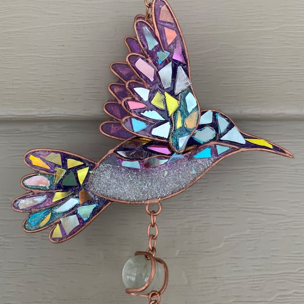 Hummingbird.. blingthingzbylori.. purple.. hummingbird.. wind chime.. suncatcher.. yard art.. patio decor.. gift..