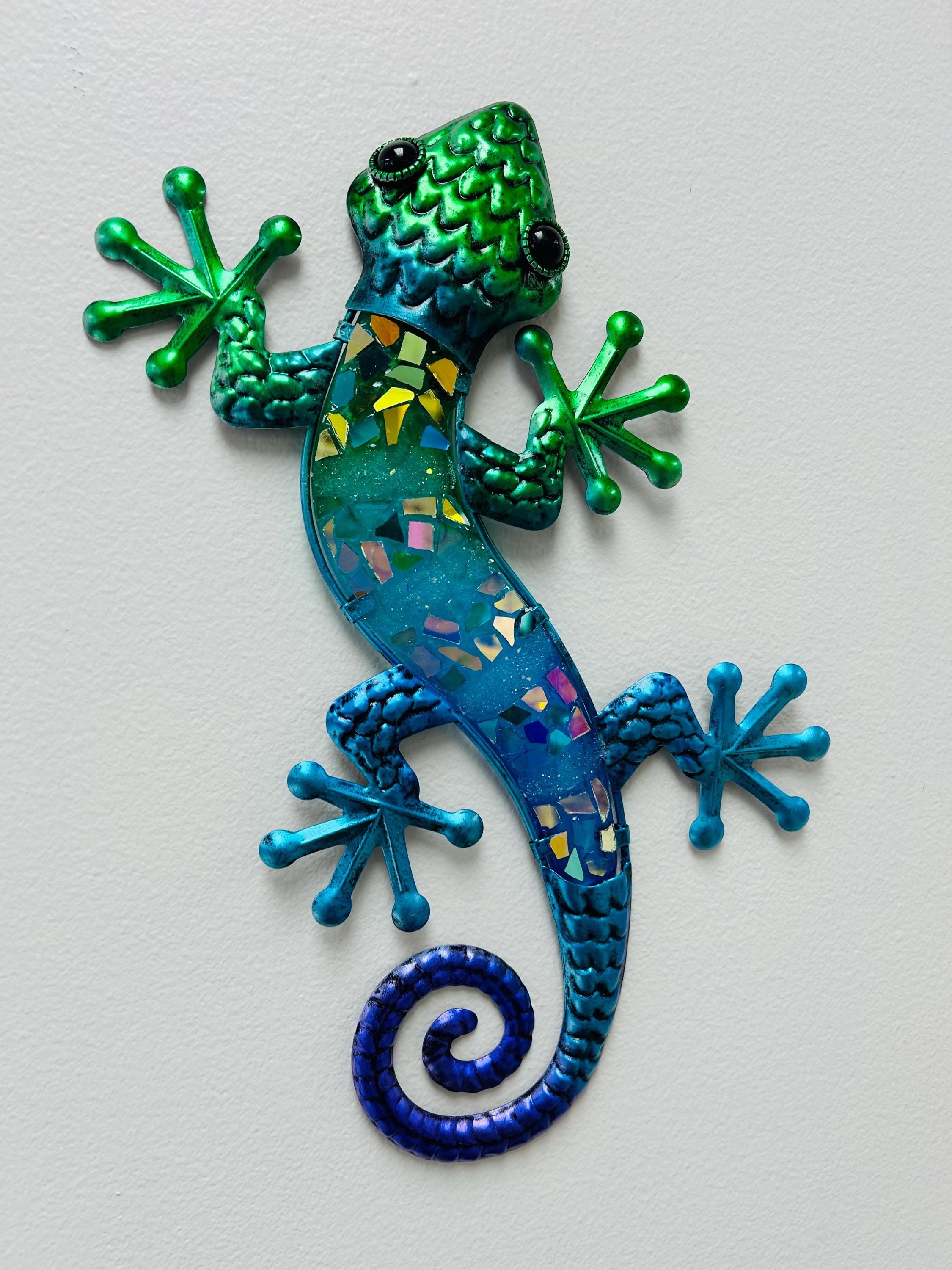 Lizard .. blingthingzbylori.. gecko .. wall art .. wall hanging