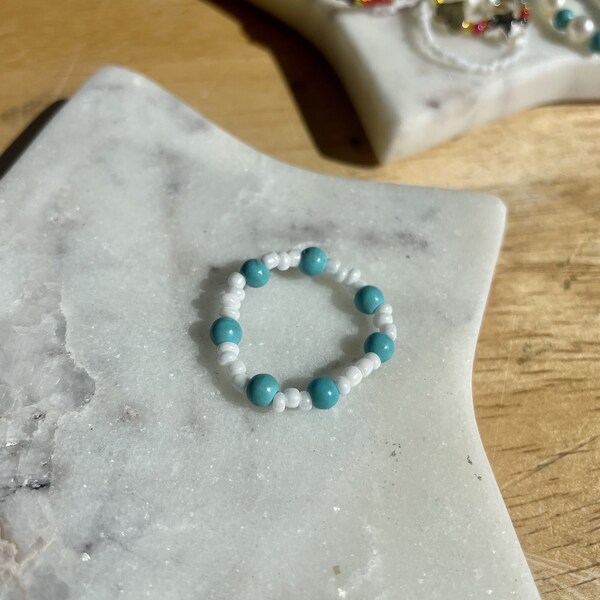 Elastic Turquoise and White Ring, Size 8-9