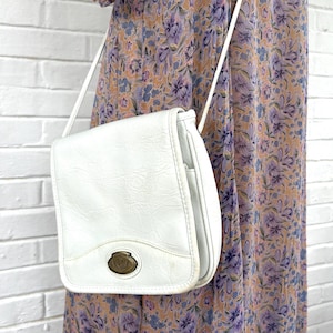 1980&#39;s Classic White Leather Crossbody Purse