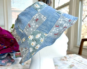 S/XS - Vintage Daisy Patchwork Bucket Hat (Reversible!)
