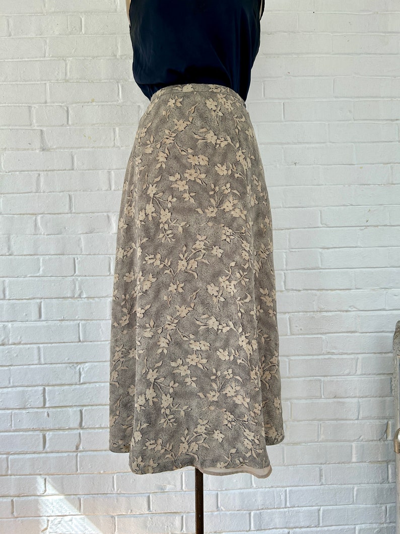 1990's Size 10 Silk Floral Midi Skirt from Jones NY image 3