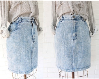 1990's Size 6/8 Classic Denim Skirt