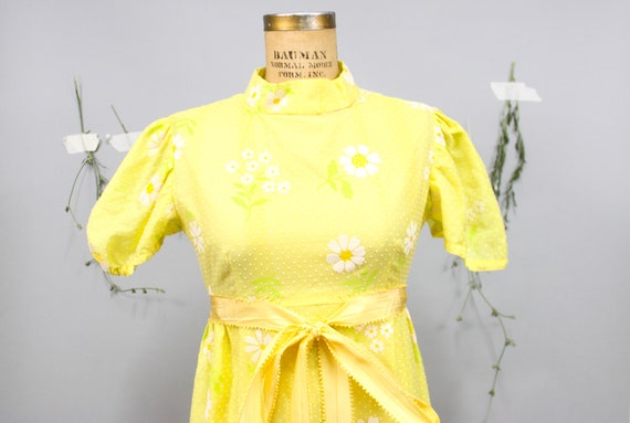 1970's Yellow Daisy Flocked Floral Maxi Dress - image 4