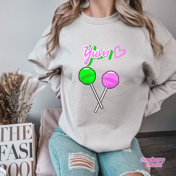 Yum Lollipop Graphic Sweatshirt Cute Trendy Pullover Candy Print Sweatshirt Pretty Girly Top Stylish Vibrant Design Women’s Fashion Crewneck