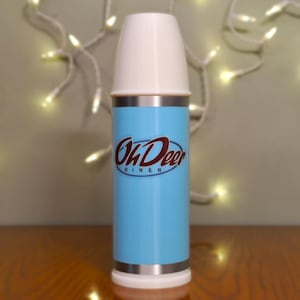 Replica Alan Wake Oh Deer Diner Thermos - Alan Wake 2 Game Prop