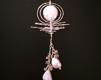 Raw Diamonds Art Nouveau Coin Pearl Necklace, Romantic Sterling Silver Halo Necklace