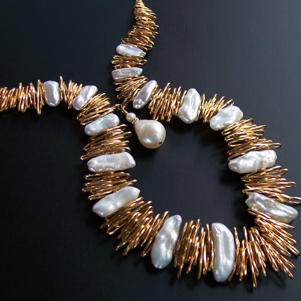 A Pearl Of Great Price Tongue in Cheek Statement Necklace in Gold