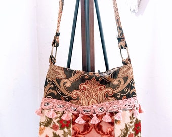 Cross body bag woven Canvas w//fringe /& Aztec triangles Pink and Black 10/"X10/"