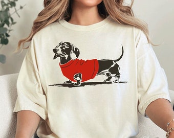 Minimalist Dachshund Graphic Tee: Vintage Comfort Colors® T-Shirt