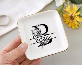 Custom Monogrammed Jewelry Dish, Personalized Jewelry Dish, Trinket Dish, Engagement Ring Dish, Gift for Friends, Initial Ring Dish