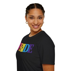 Colorful Pride T-Shirt: LGBTQ+ Unisex Softstyle Tee afbeelding 8