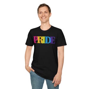 Colorful Pride T-Shirt: LGBTQ+ Unisex Softstyle Tee afbeelding 5