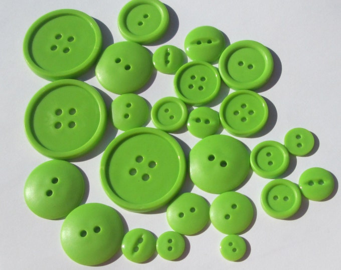 Green Round Plastic Buttons in Assorted Sizes New Destash Supplies for