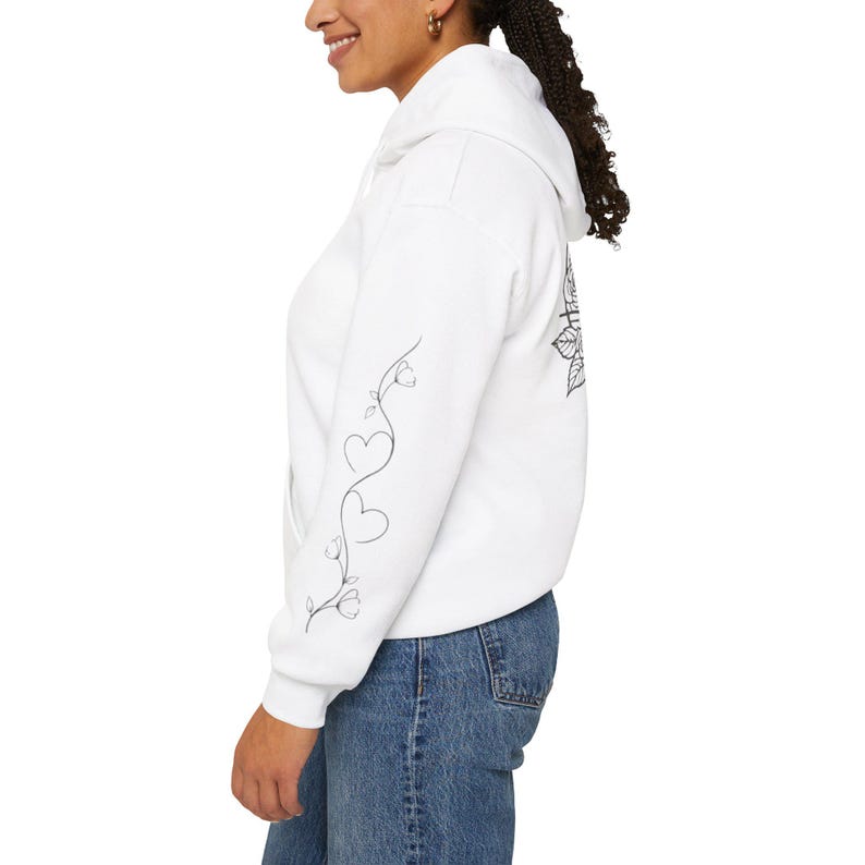 Moletom com capuz Hello Kitty com contorno floral | Estampa fofa de rosto de gatinho nas costas imagem 12