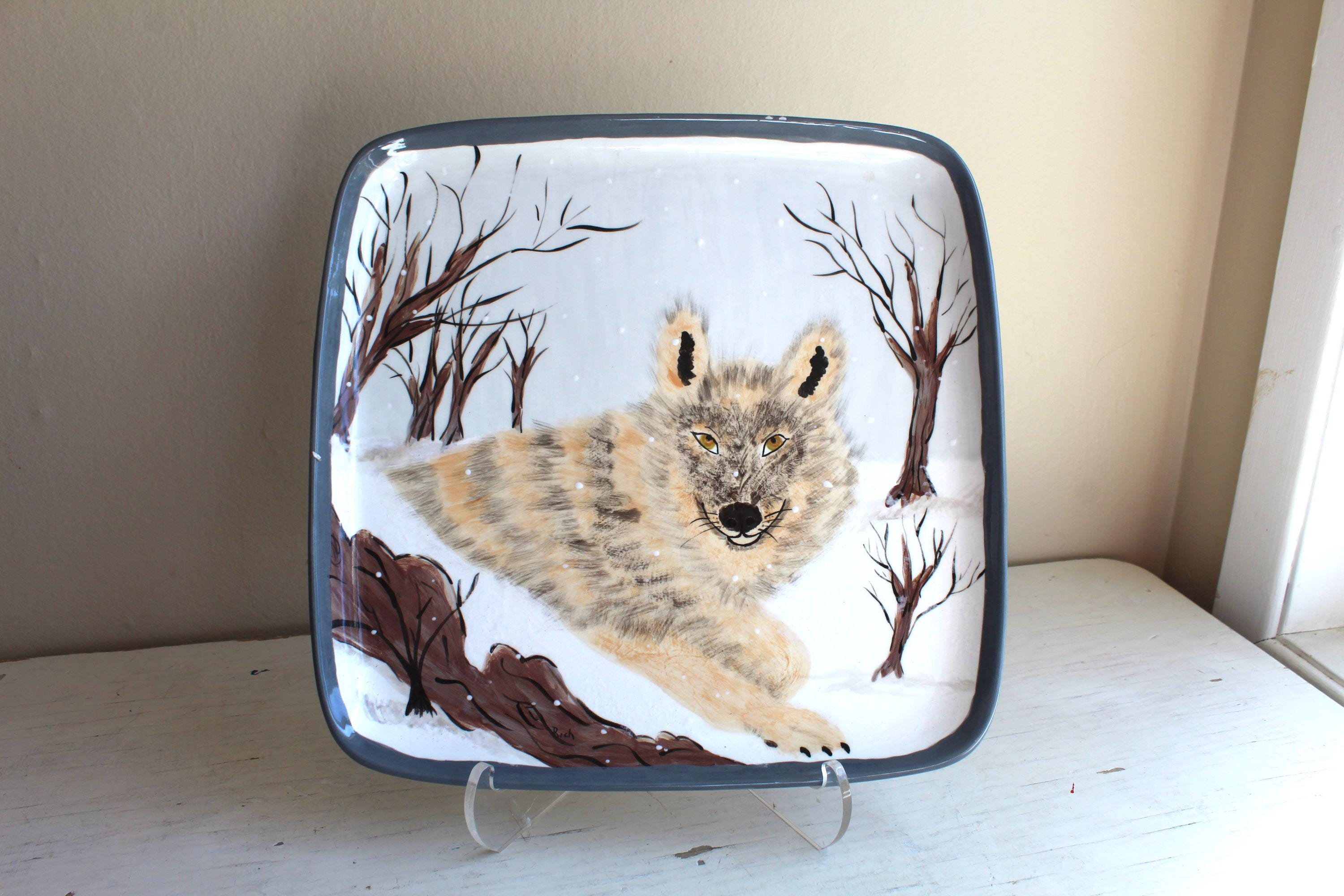 Outsider Wildlife Art piatto da portata dipinto a mano lupo neve ceramica 10 75 pollici quadrato Etsy Italia