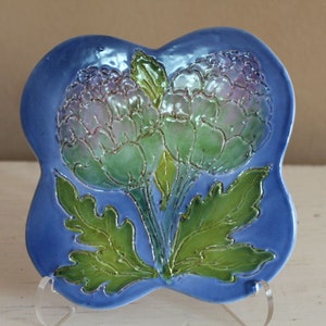 Italy Hand Made Majolica Pottery Ceramic Artichoke Motif Trivet 7 in Incised Sgraffito Airbrushed Terracotta
