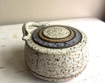 Earthship Style : Lidded Cheese Plate, Vintage 70s Splatter Ware