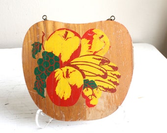 Vintage Wood Fruit Wall Decor: 1940s Kitchen Plaque