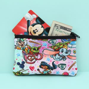 Monedero de bebé extraterrestre, billetera pequeña con cremallera para tarjetas y efectivo, accesorio para un día en el parque, regalo inspirado en Grogu, bolsa acolchada para cambio, lindo bolso extraterrestre