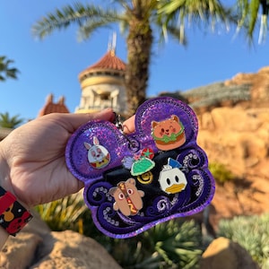 Portachiavi Ursula Pin Trading / Porta spille smaltato a 5 fori / Portachiavi con espositore per spille