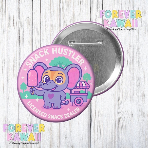 Snack Hustler Feier Anstecker – Lizensierter Snack Händler Anstecker, Kawaii Park Day Button, Tier Themenpark Button, Fuchs Button