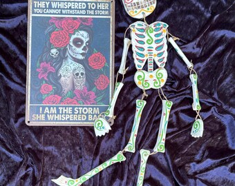 Skeleton Wind Chime and Metal Sign, Wooden Rattle Pagan Day of the Dead Home Décor for Ancestors Connection & Spiritual Guidance