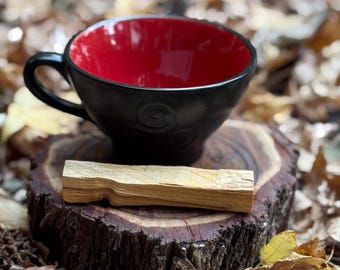 Tasse à thé en céramique avec spirale Triple Goddess et tige Palo Santo