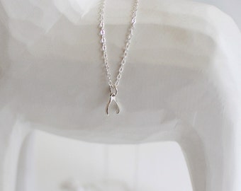 furcula - silver wishbone necklace