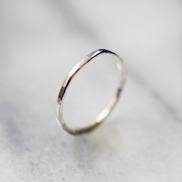 dash - modern fine silver band by elephantine